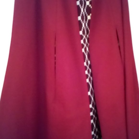 1960's Retro Raspberry Reversible polyester cape. Reserve side purple and cream. - Picture 11 of 15